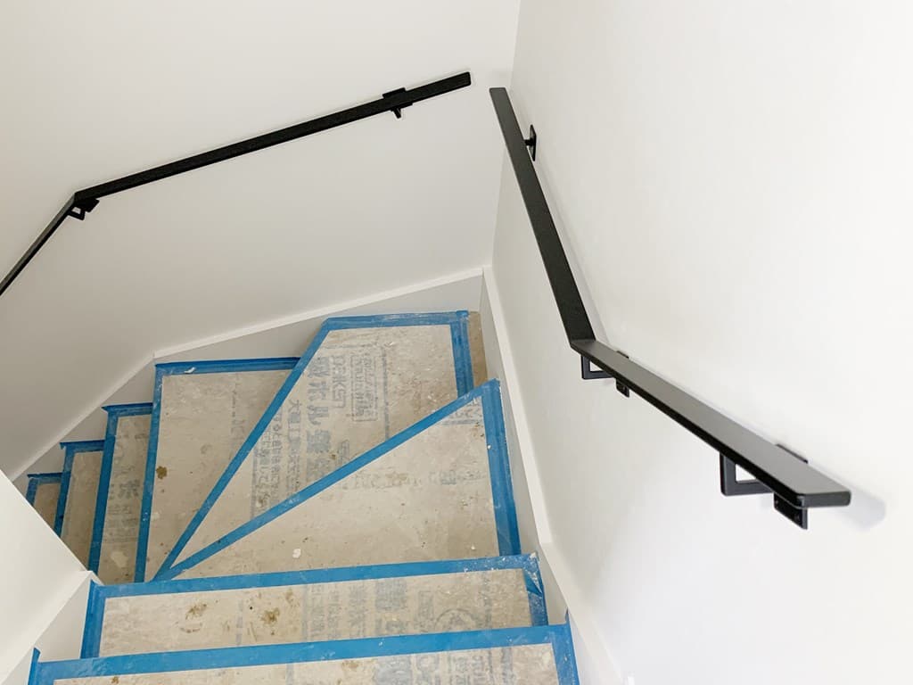階段の壁用アイアン手すり（手摺）－フラットバータイプ