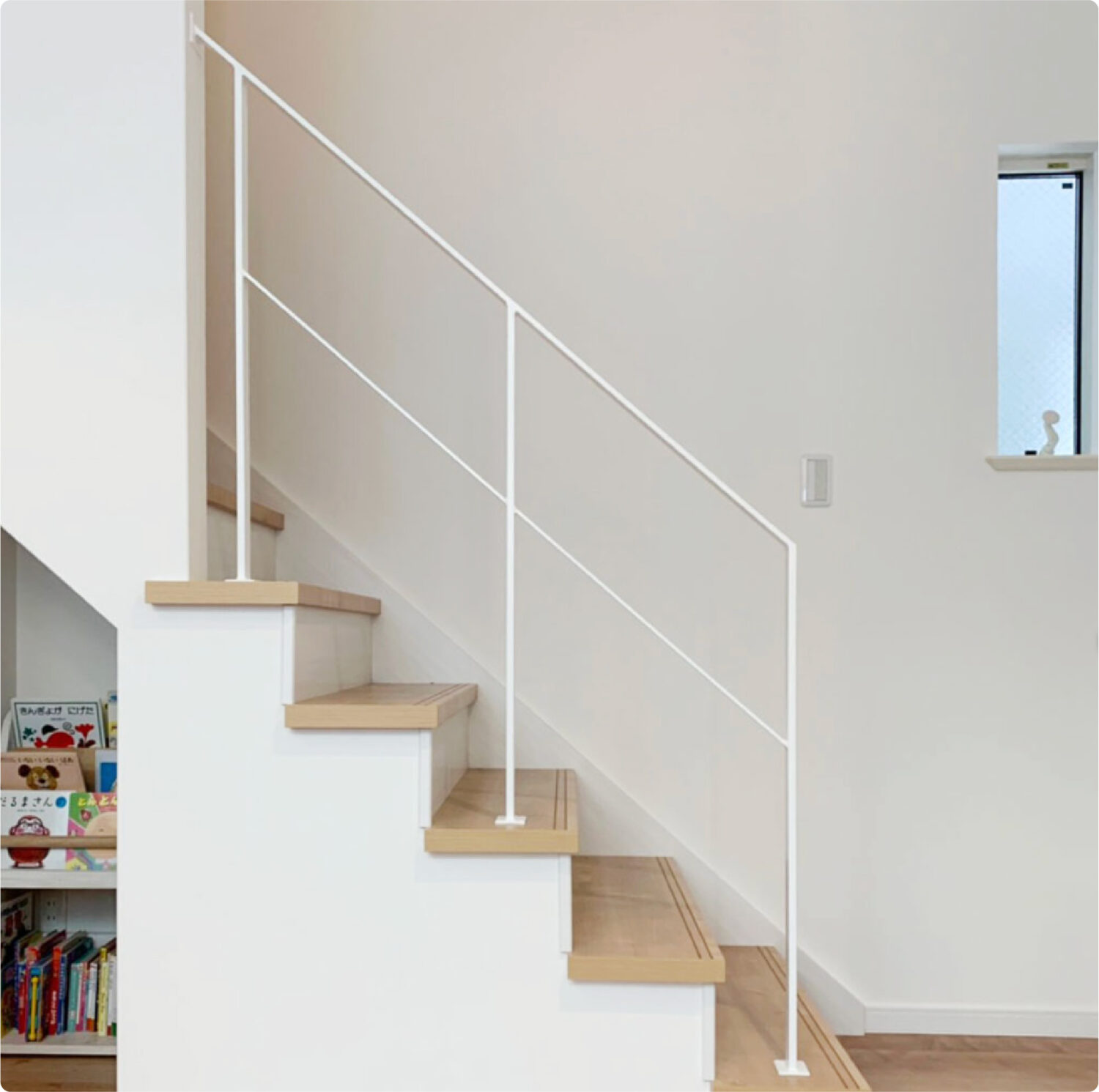 白いアイアン手すりの魅力