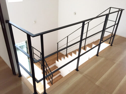 【愛知】リビング階段〜吹き抜け全てアイアン手すりに！