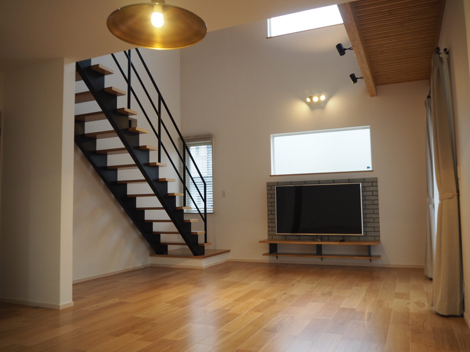 【兵庫】オープン階段14段〜合計6.6mの吹き抜けへ取り付けたアイアン(スチール)手摺！