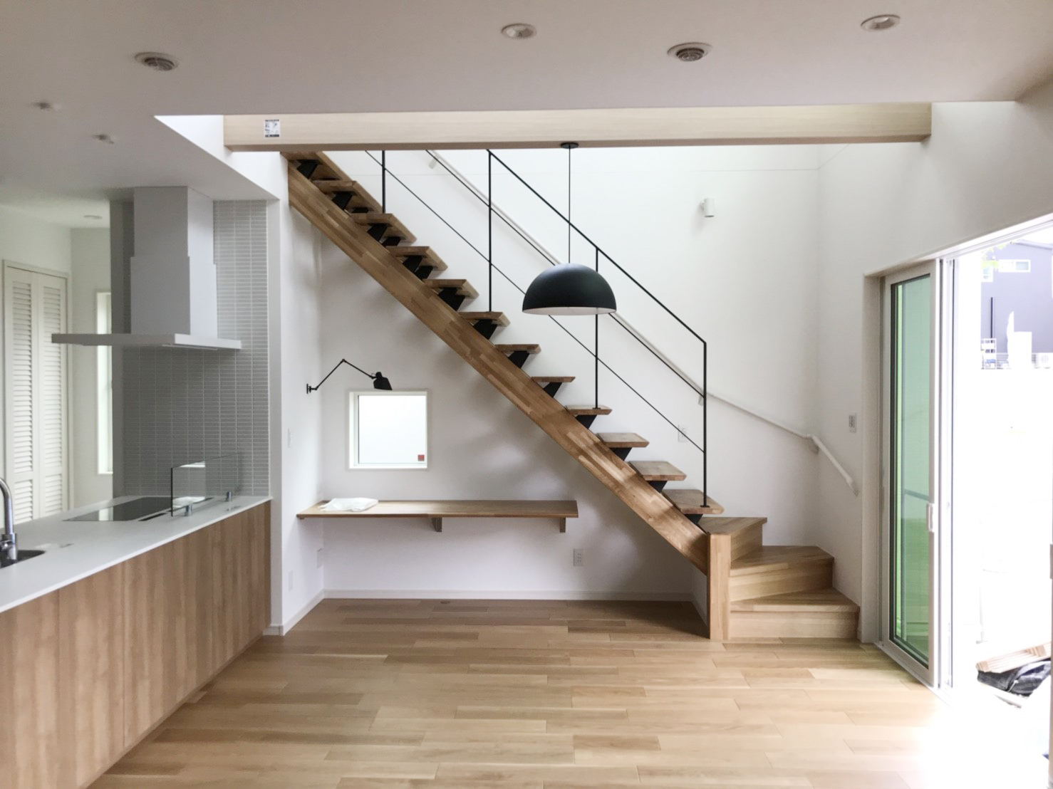 リビング階段はスケルトン階段!そこにフラットバー手摺