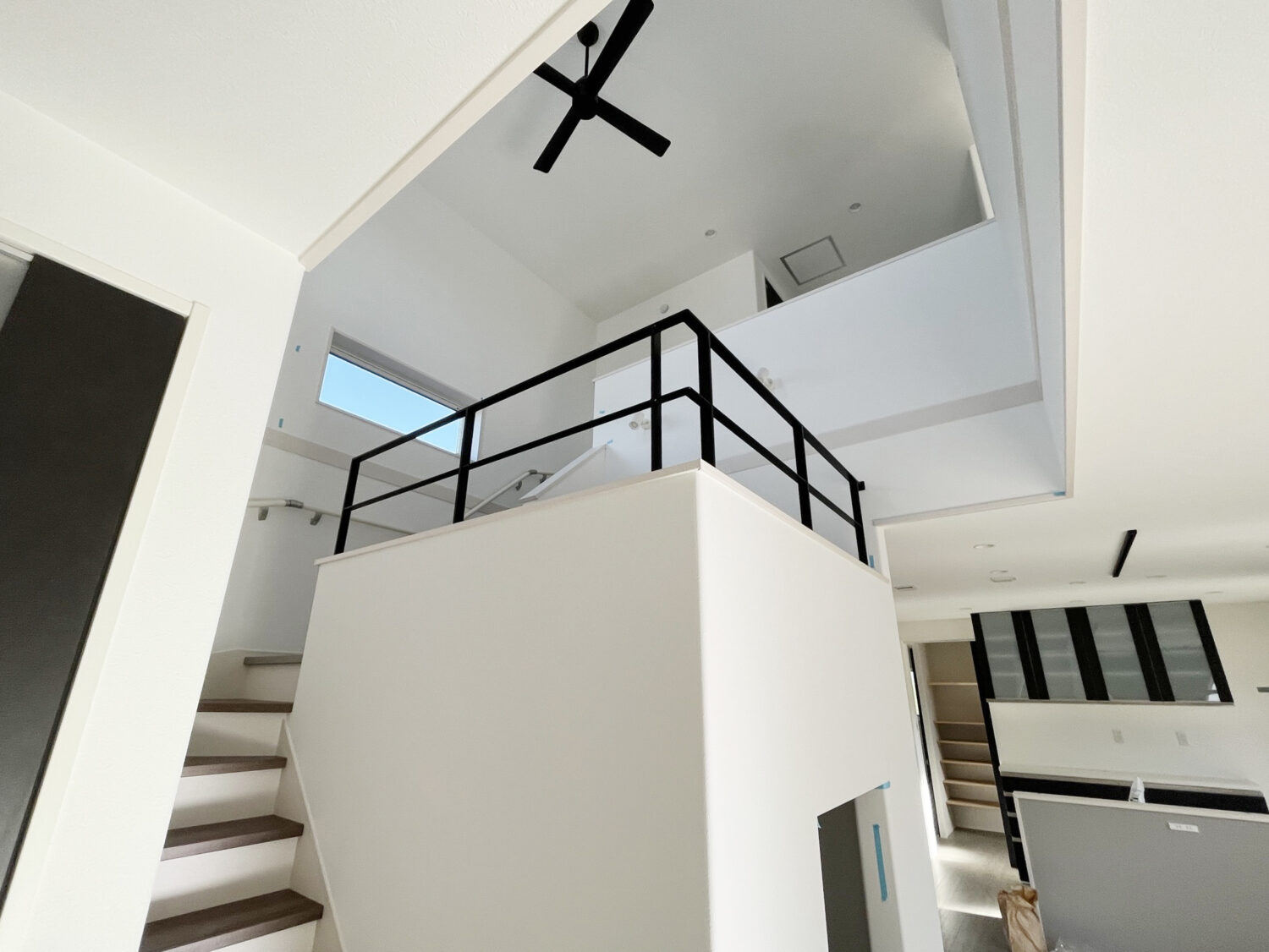 階段途中のスキップフロア用アイアン手すり