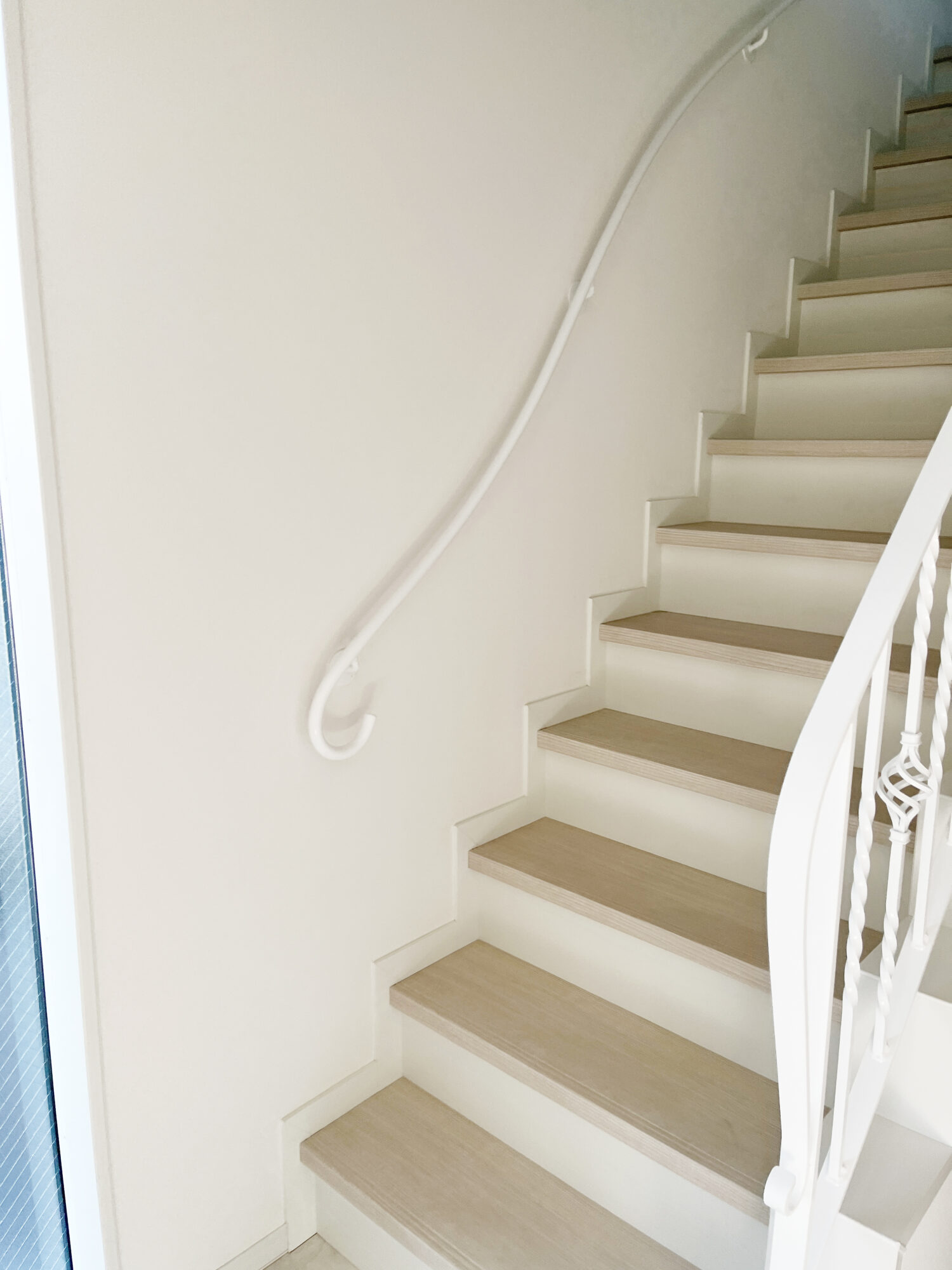 曲線の素敵なアールヌーボー手すり