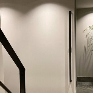 【大阪】スタイリッシュな空間に合うストレート玄関手摺