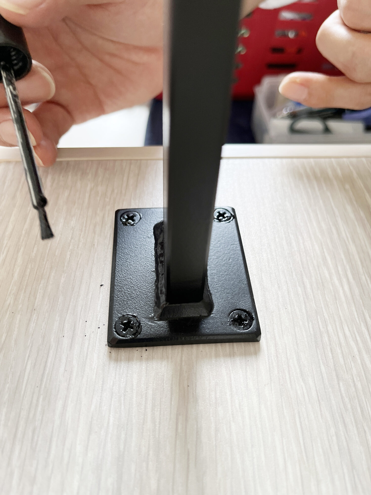 アイアン手すりの取り付け方(タッチアップ)