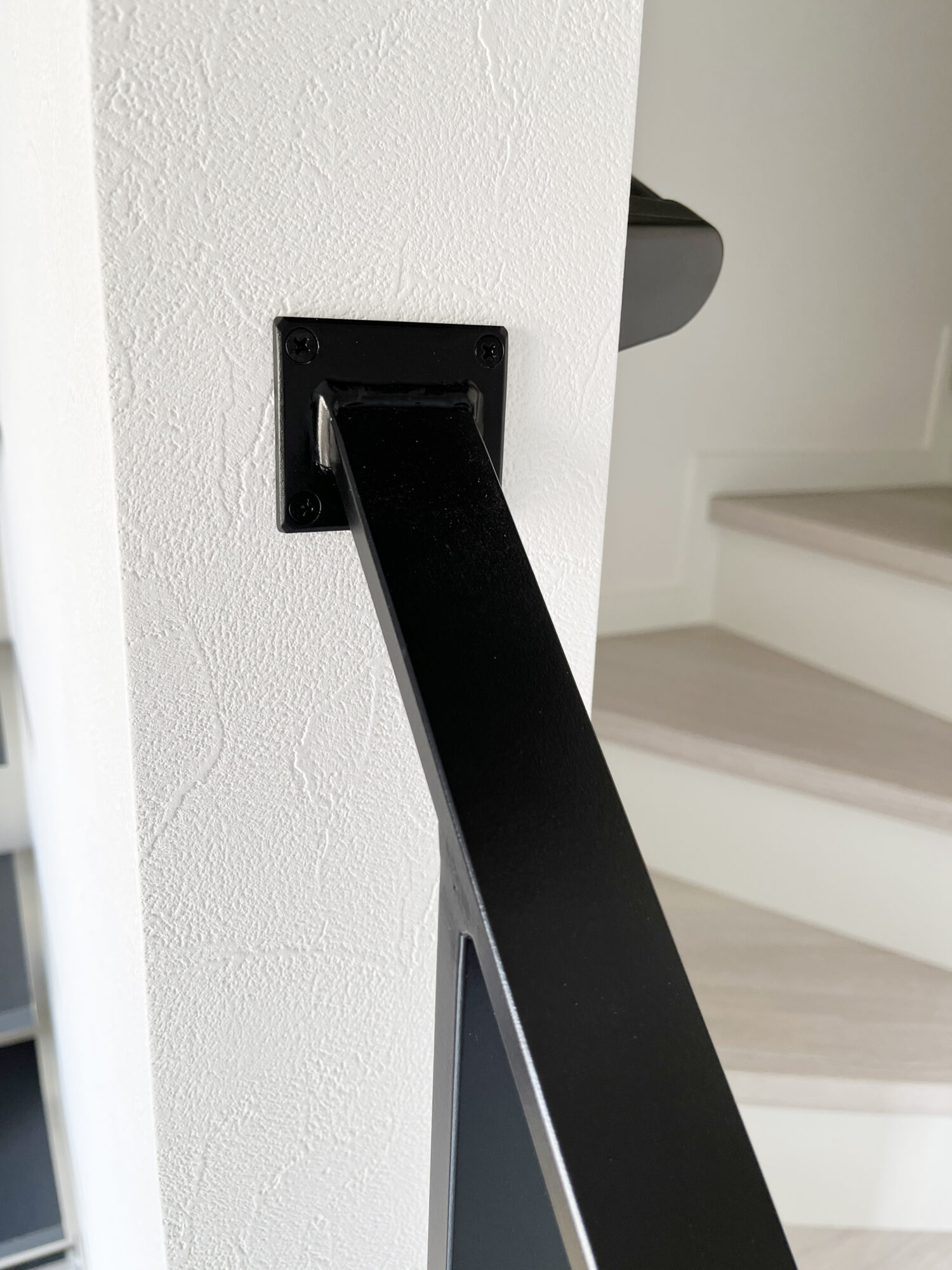 アイアン手すりの取り付け方(取付完了1)